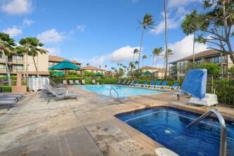 Beachfront Resort Ground Floor AC! Steps to Beach & Pool