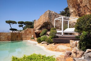 Private pool