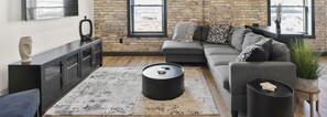 Living room 4