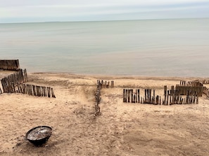 Beach area - includes bon fire, paddle board, and 2 kayaks, sand toys
