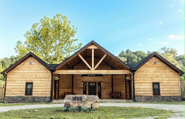 The lodge front