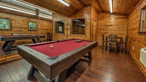 Spielezimmer