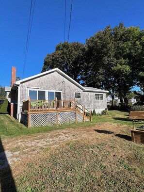 The house sits facing east overlooking the world famous Cribstone Bridge.