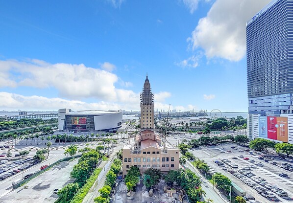 Downtown Miami view with Freedom Tower, Kaseya Center and Biscayne Bay Skyline.