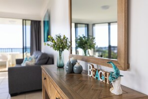 Living room (2)