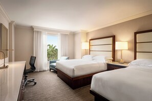 Unit with 2 Queen size beds. Exact unit will be assigned upon arrival. Views, colors and decoration may vary. Comfortable King size bed!