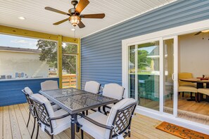 Screened-In Deck | Outdoor Seating & Dining