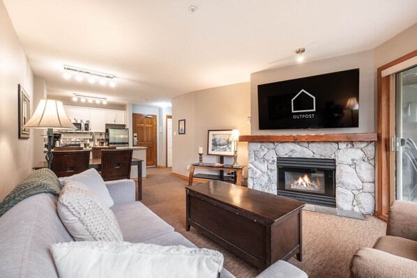 Property #467: Open floor plan