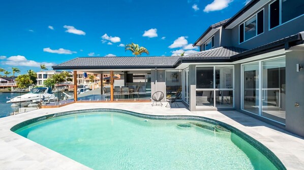 Large open space to hang out by the pool