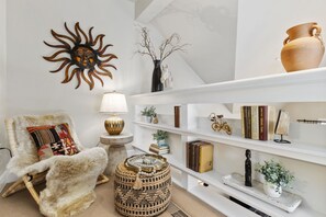 Loft Overlook | Cozy Reading Nook (upper level)