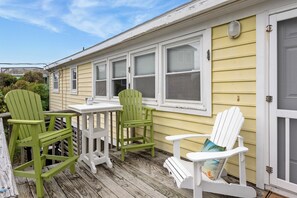 HIAV04: Big Kahuna | Sun Deck