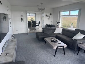Lounge South East Facing