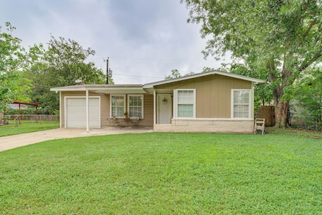 Victoria Vacation Rental | 4BR | 1.5BA | 1 Step Required | 1,400 Sq Ft