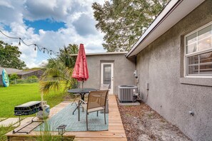 Deck | Grill | Outdoor Dining Area