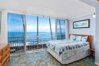 Kona Magic Sands#208 Beachfront, Spectacularly Remodeled Studio, the WOW!