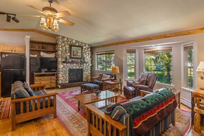 Living Room | Smart TV | Queen Futon | Single-Story Property