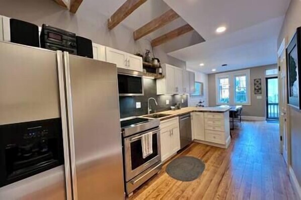 Open & Bright Kitchen