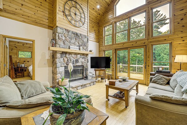 Lake City Vacation Rental | 3BR | 2.5BA | 2,800 Sq Ft | Stairs Required