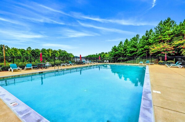 Community Pool at the Waters of Lake Anna