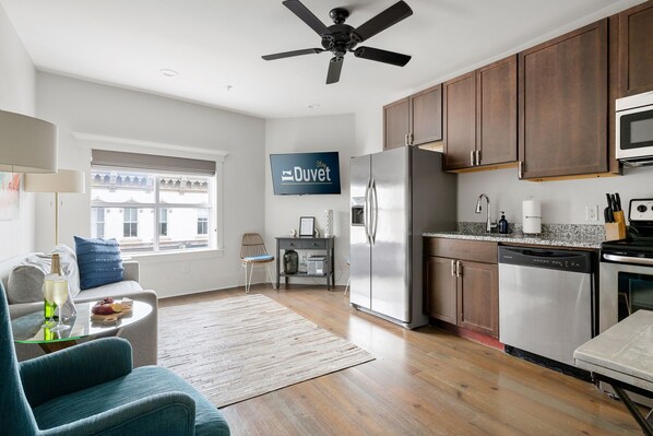 The Trio at 493 - 3 Suites - On King!