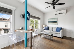 The Trio at 493 - 3 Suites - On King!
