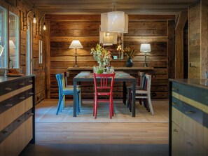 Kitchen/Dining table