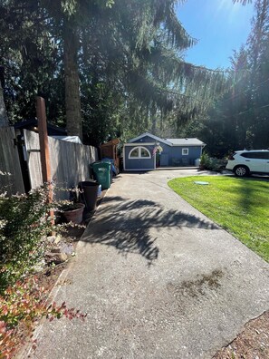 Right side driveway parking