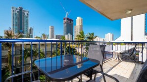 Welcome to our stylish and modern 2-bedroom apartment in the heart of Surfers Paradise! With stunning ocean views and a prime location just steps away from the golden sandy beach, this is the perfect retreat for your beachside getaway.