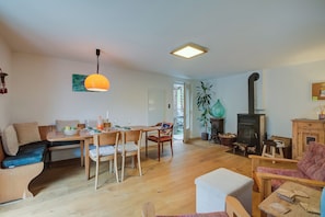 Wohn- und Esszimmer