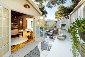 Charming & Secluded – This guest house offers a peaceful escape with a private entrance and a beautifully designed patio.
