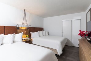 Unit with 2 Queen beds