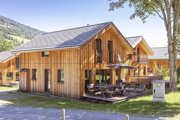 Außenseite Ferienhaus [Sommer]