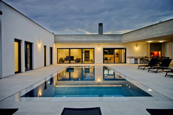 Swimming pool