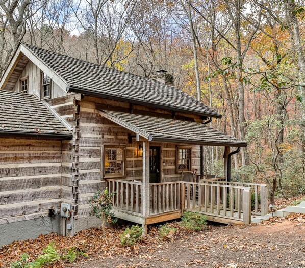 Bluebird Day - Exterior Cabin - 100 Collection