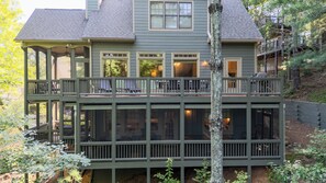 Laurel Landing Lodge