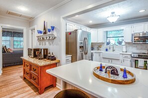 Kitchen | Coffee Bar | Air Fryer | 4-Person Dining Table | Dishware & Flatware