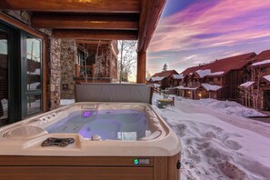 2.3-125-tristant-mountain-village-hot-tub-sunset