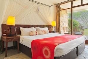 Unit with King bed. Exact unit will be assigned upon arrival. Views, colors, and decor may vary.