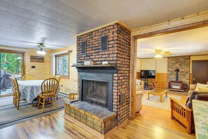 Open Kitchen & Dining Area