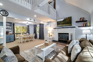 Pocono Vacation Rental - Hidden Retreat - Serhii Vacation Rentals