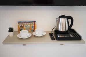 Kaffee und/oder Kaffeemaschine