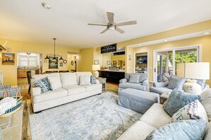Living Room | Smart TV | Fireplace | Single-Story Property