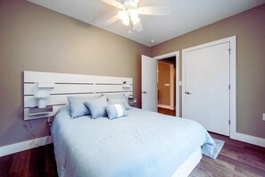 Bedroom 1 - Queen Bed with linens