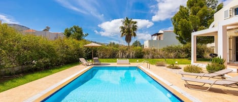 Private pool and terrace