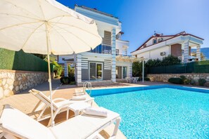 Beautiful villa with private pool and terrace
