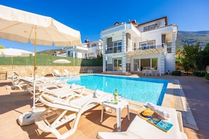 Beautiful villa with private pool and terrace