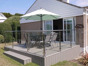 Front decking allowing alfresco dining and sea views