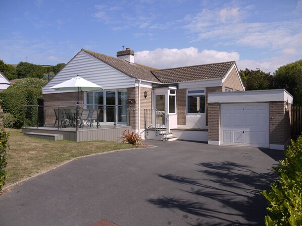 Sea Dunes with front decking allowing sea views