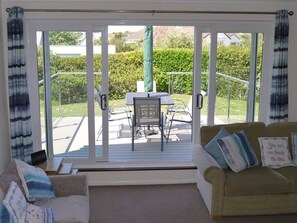 Lounge access onto the front decking