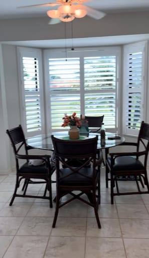 eat in kitchen facing golf course